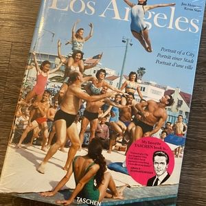 Los Angeles: Portrait of a City (Hardcover)
